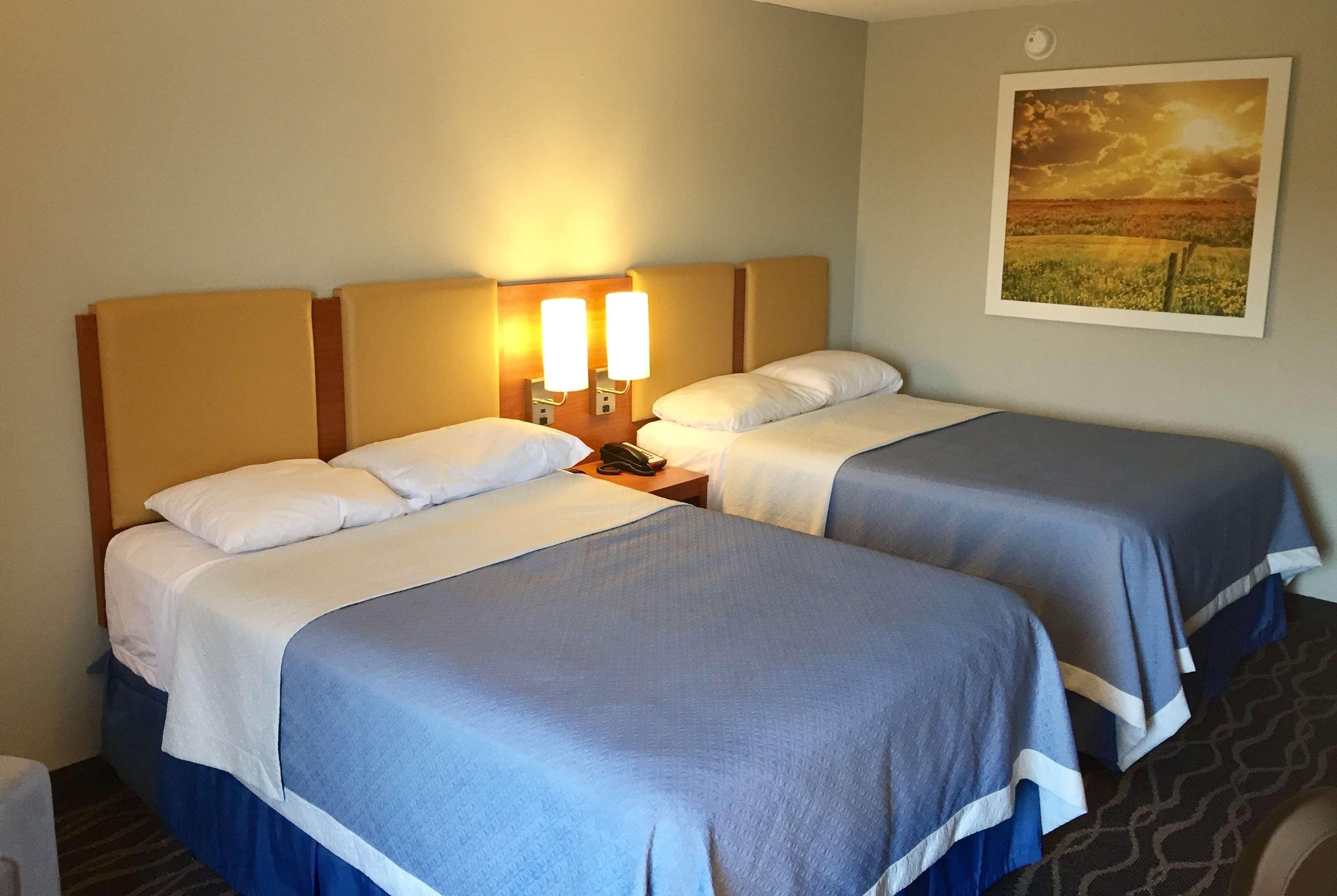 Days Inn & Suites By Wyndham Cincinnati North Springdale Eksteriør billede