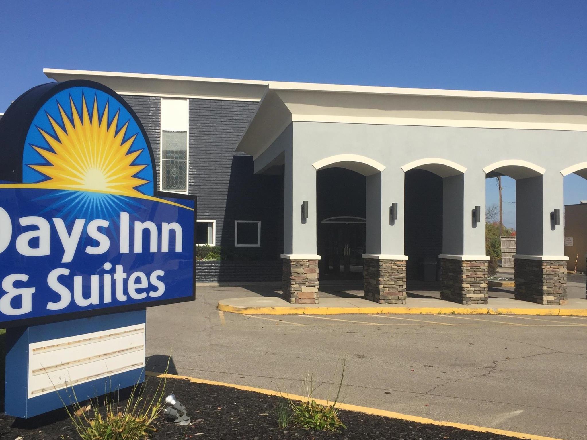 Days Inn & Suites By Wyndham Cincinnati North Springdale Eksteriør billede