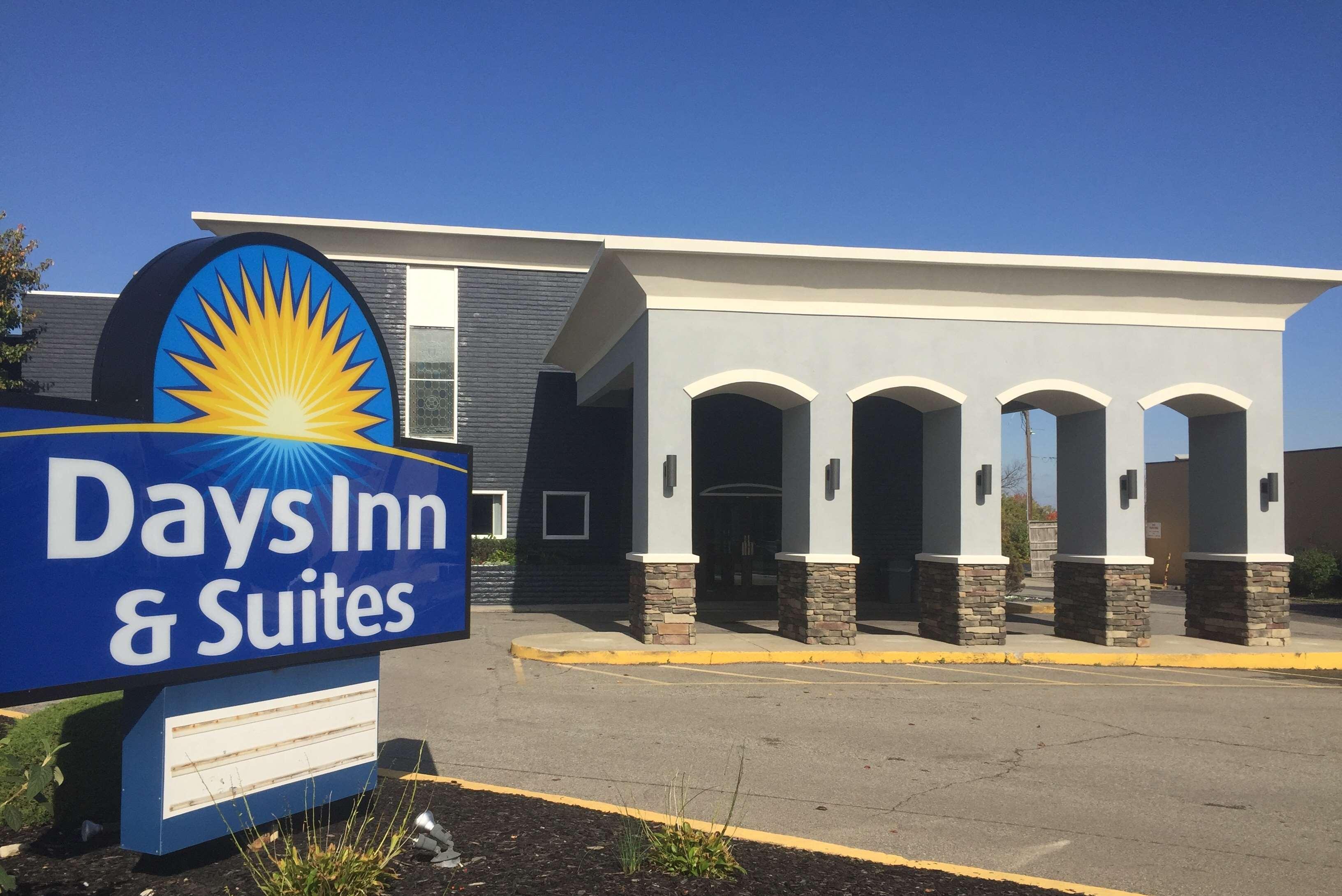 Days Inn & Suites By Wyndham Cincinnati North Springdale Eksteriør billede