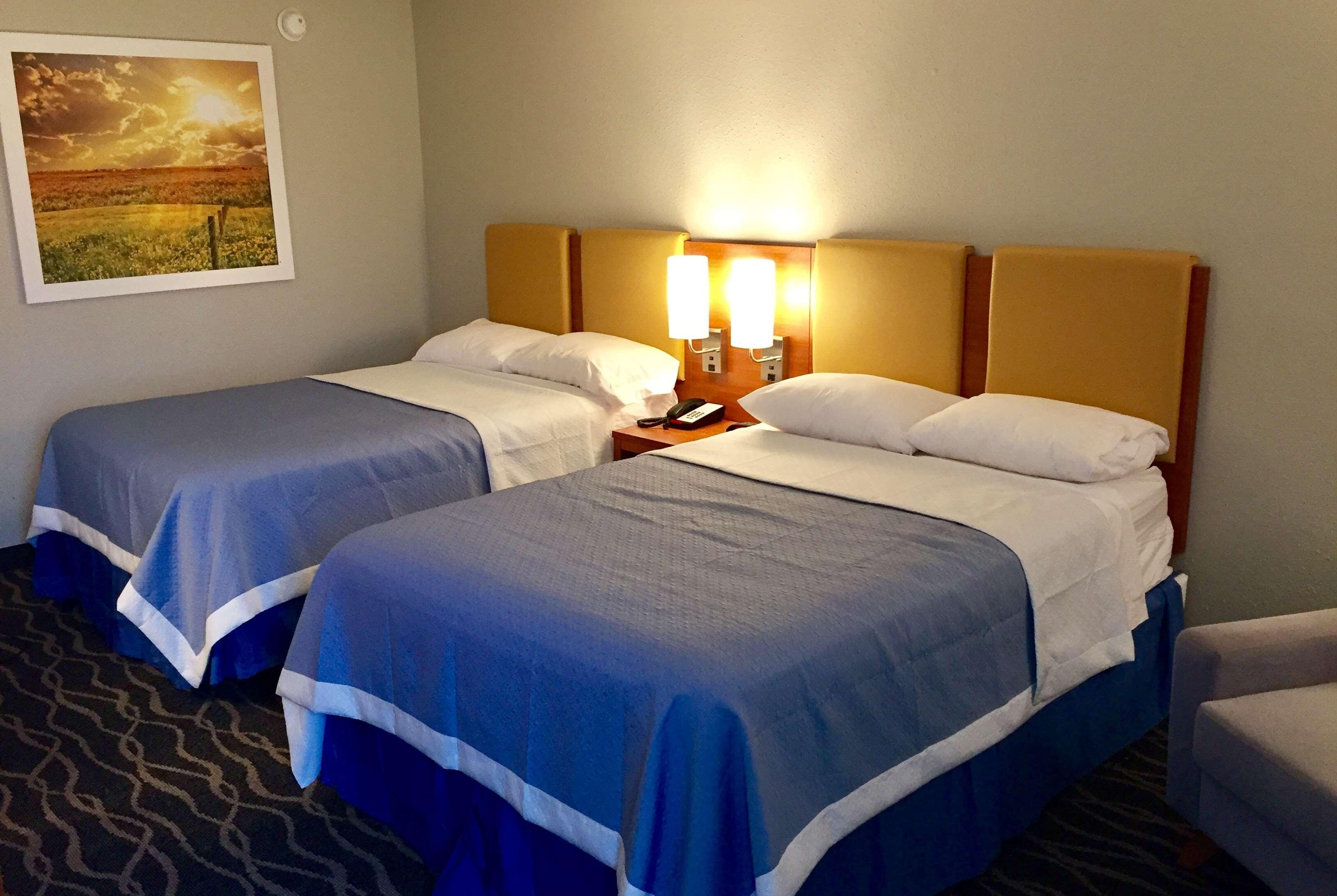Days Inn & Suites By Wyndham Cincinnati North Springdale Eksteriør billede