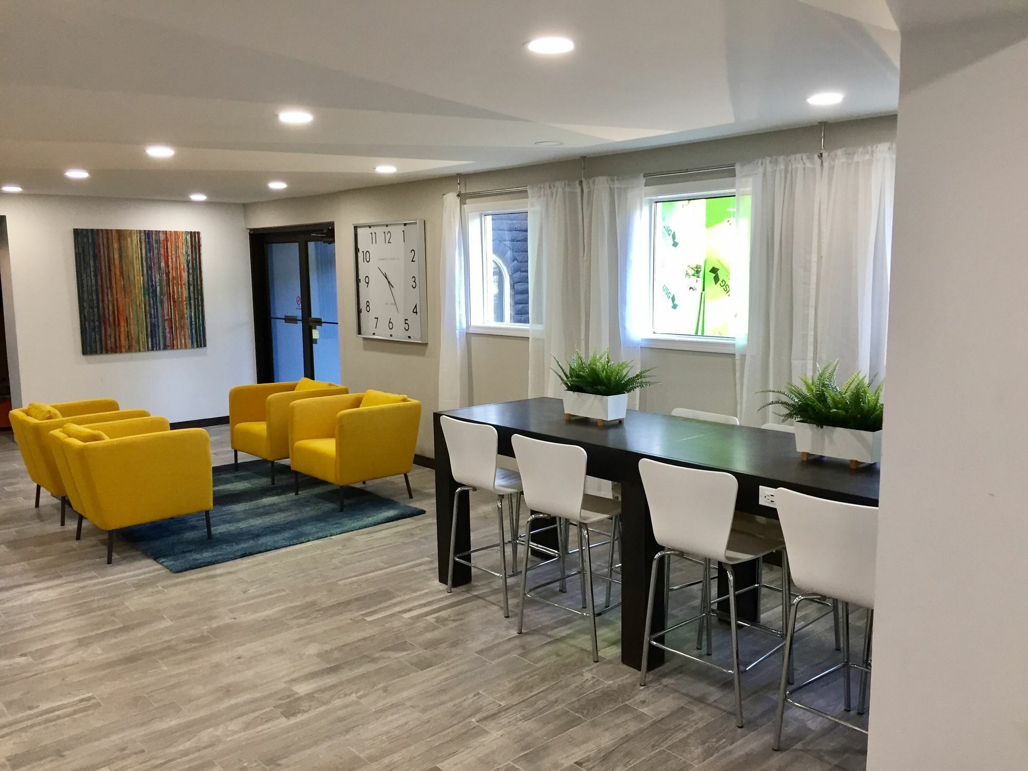 Days Inn & Suites By Wyndham Cincinnati North Springdale Eksteriør billede
